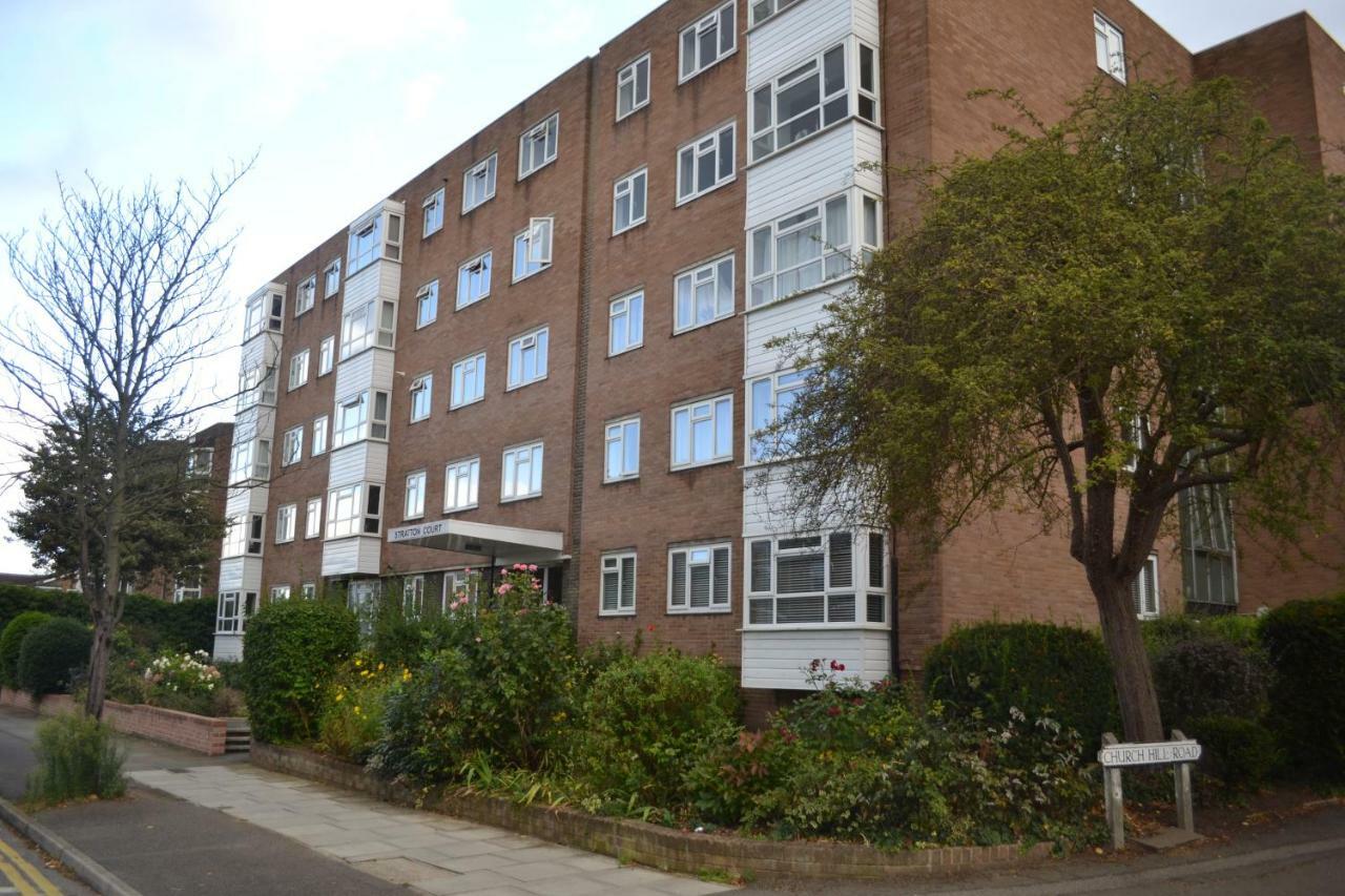 2 Bedroom Apartment In Stratton Court Central Surbiton Incl Free Parking Kingston upon Thames  Exterior photo